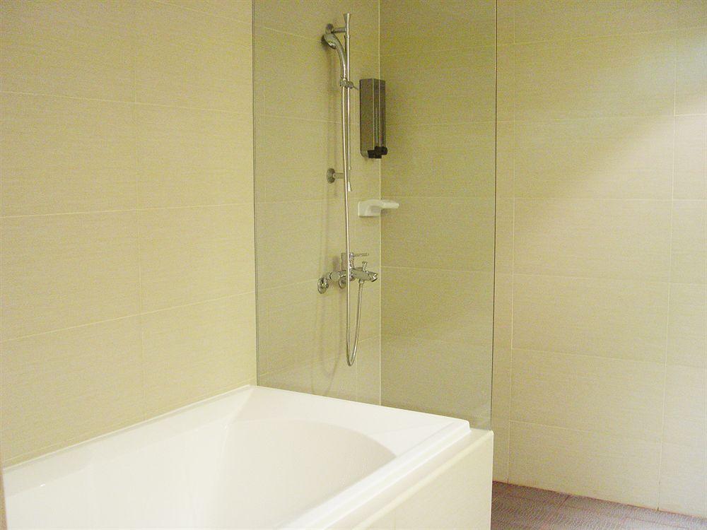 The Riverside Hotel Esthetics Kaohsiung Buitenkant foto